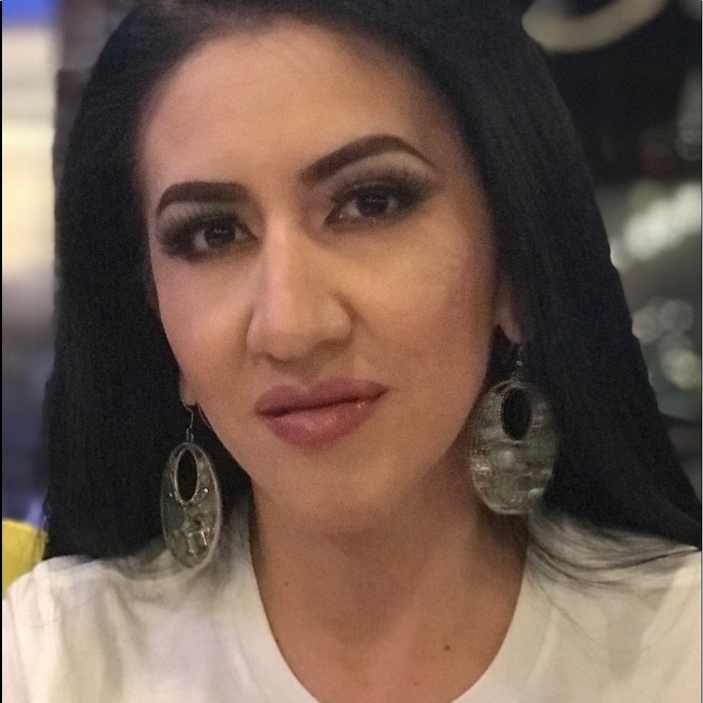 Meet your Posher, Rocio